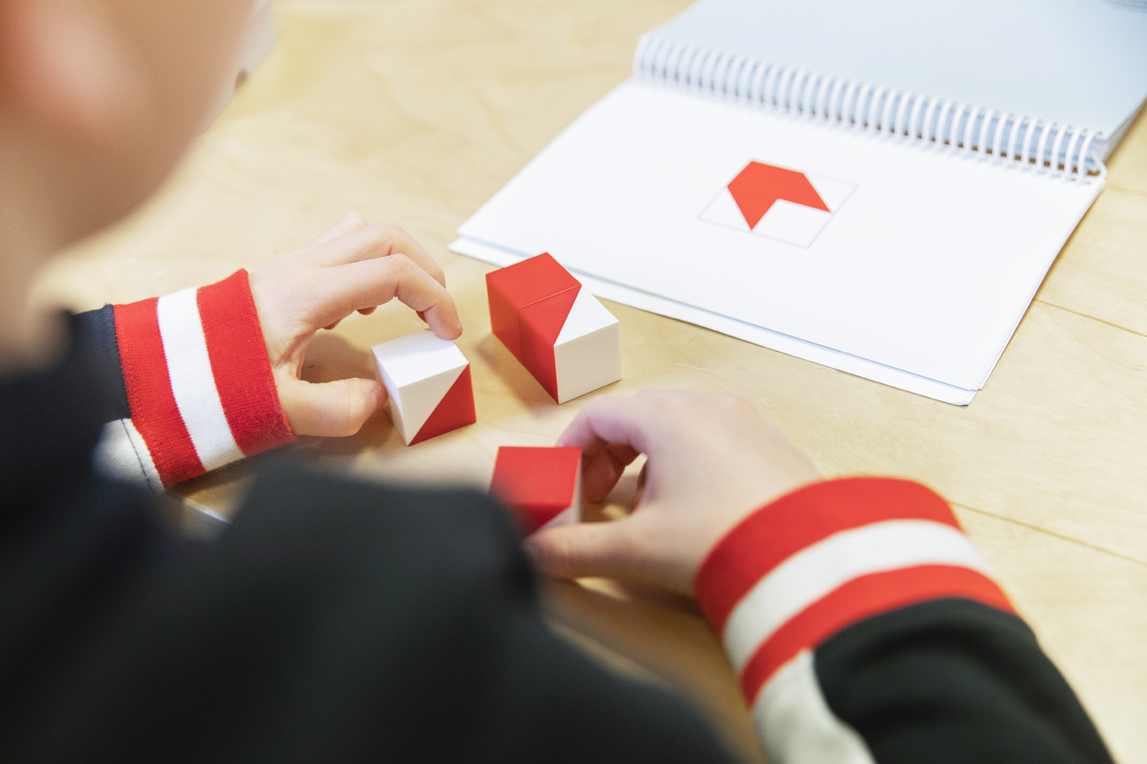 Noen få som spiller kort