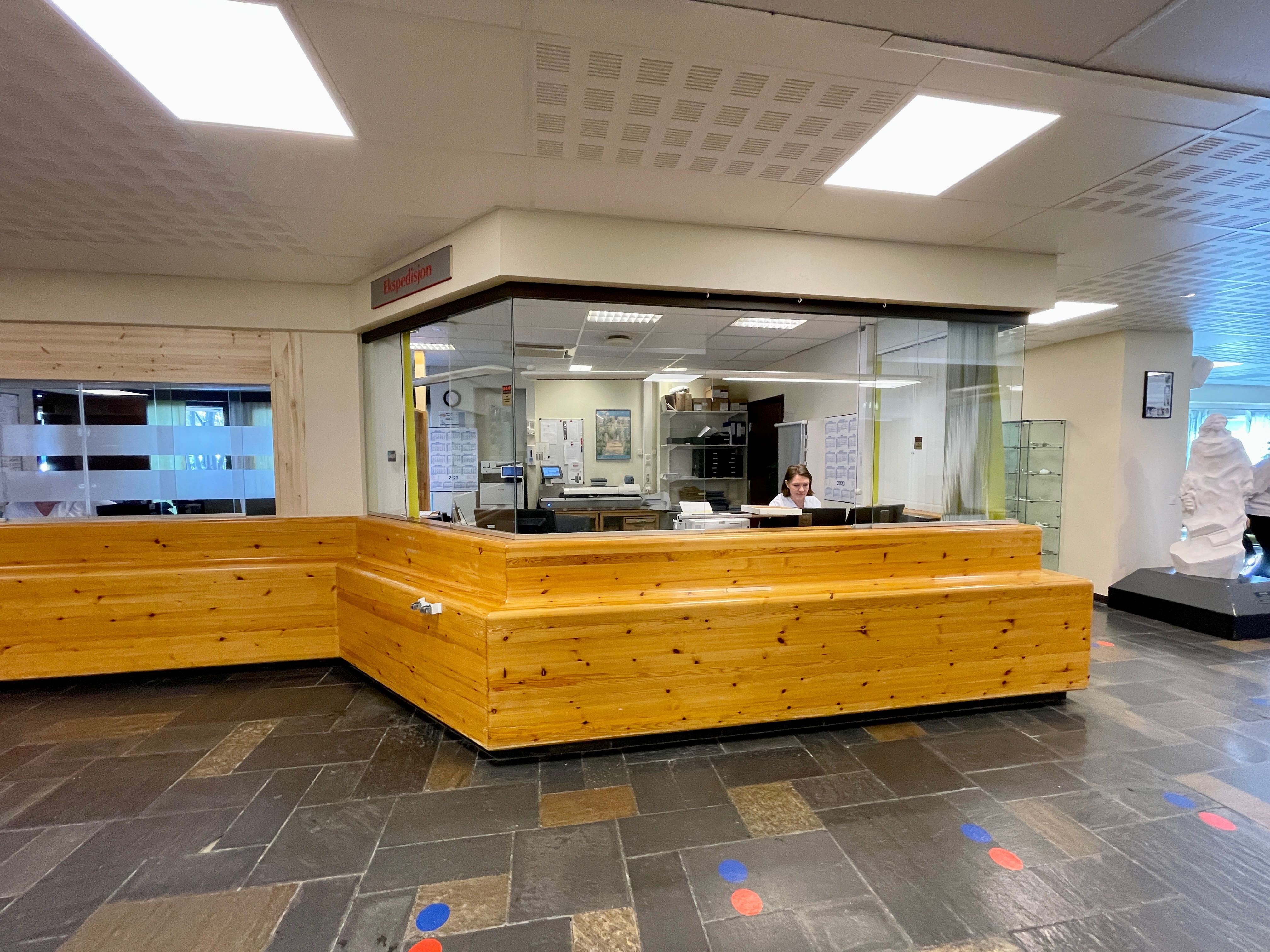 Sykehuset på Tynset, servicetorg rett innenfor hovedinngang