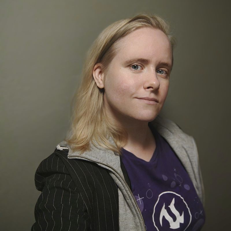 En person med blondt hår