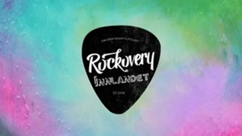 Rockovery Innlandet, tekst i svart boks med farger i bakgrunn