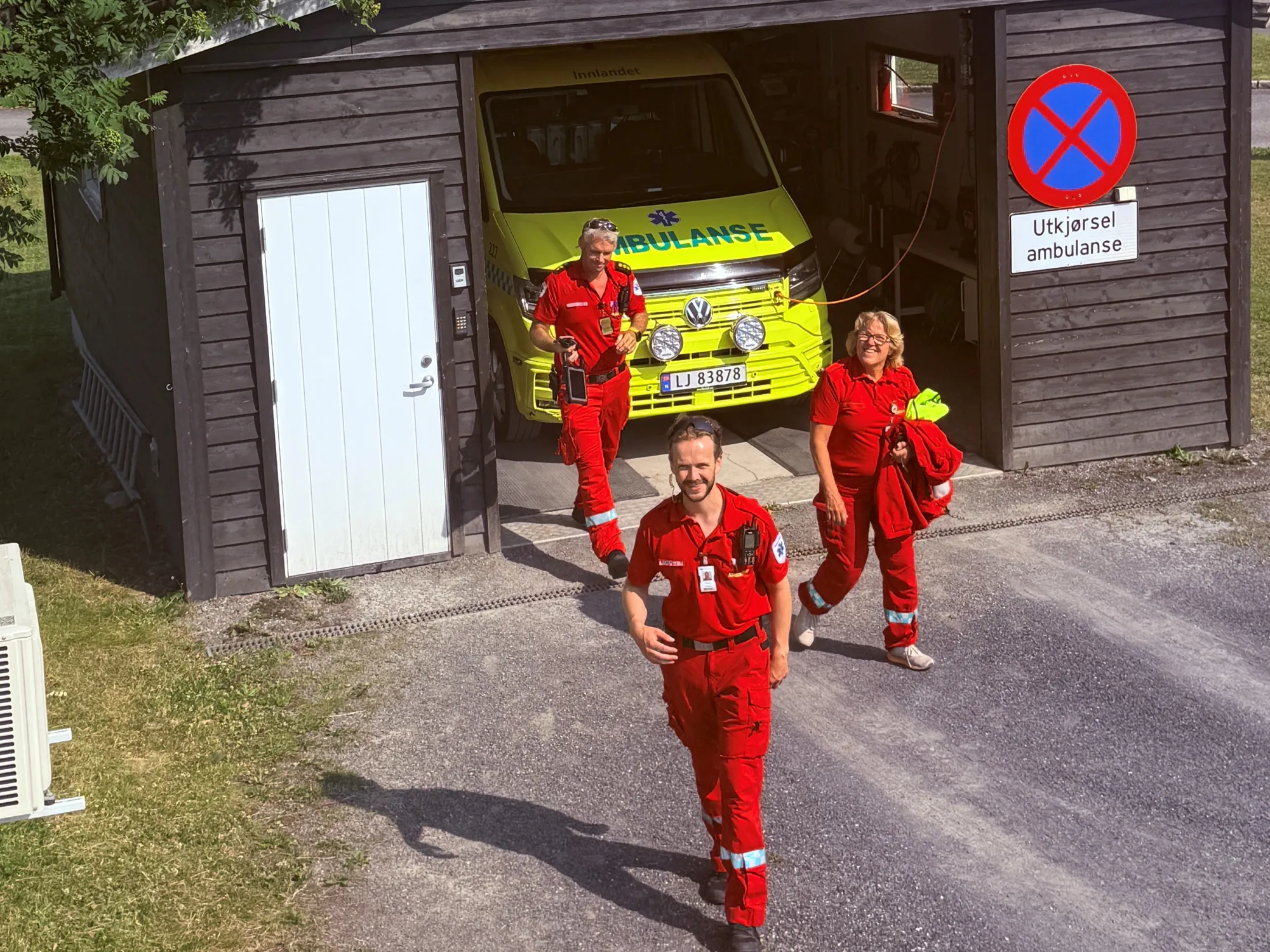 Ambulanse ved ambulansestasjonen i Gausdal.