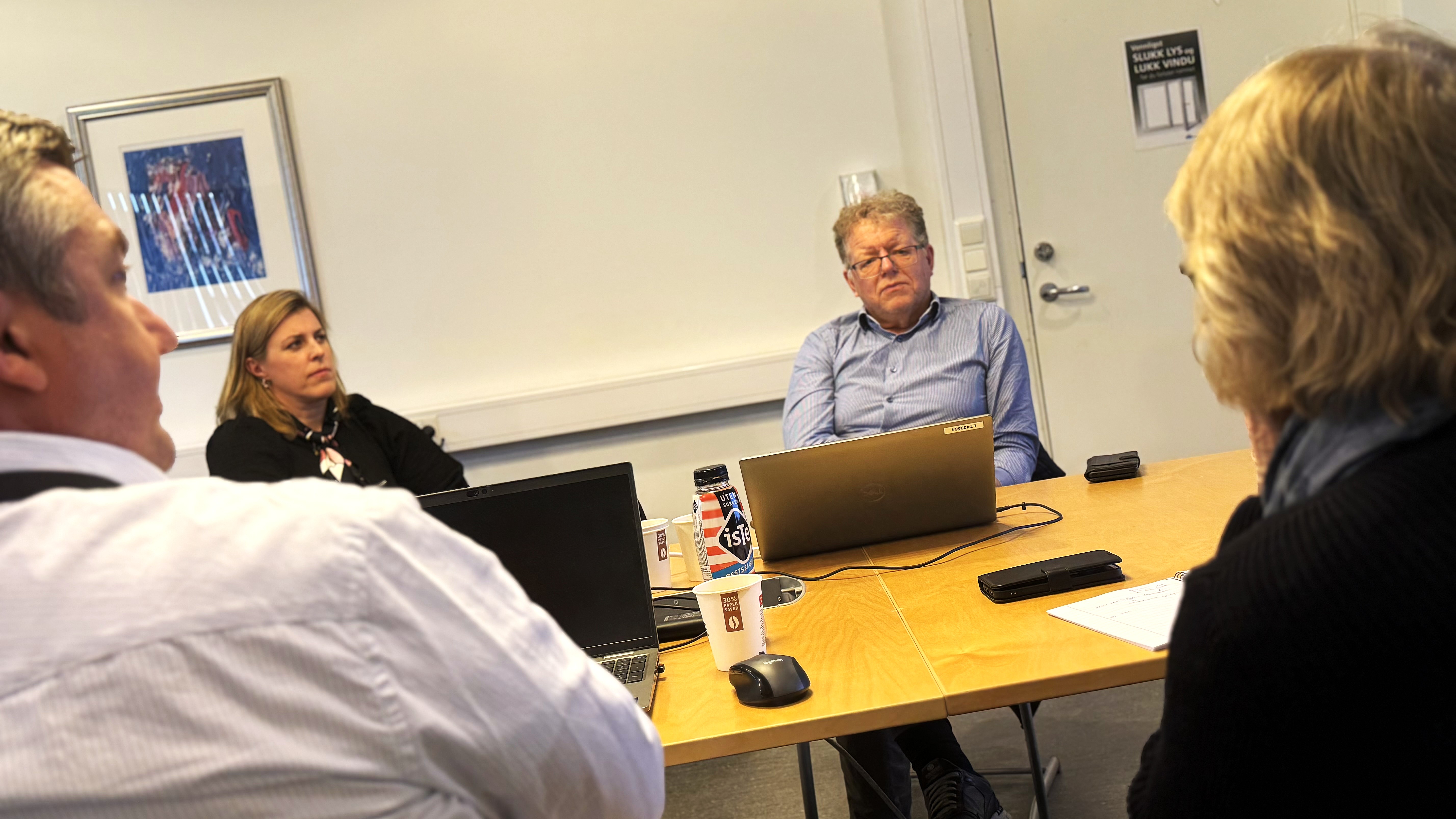 Ansatte i innkjøpsavdelingen under hospitering fra administrerende direktør