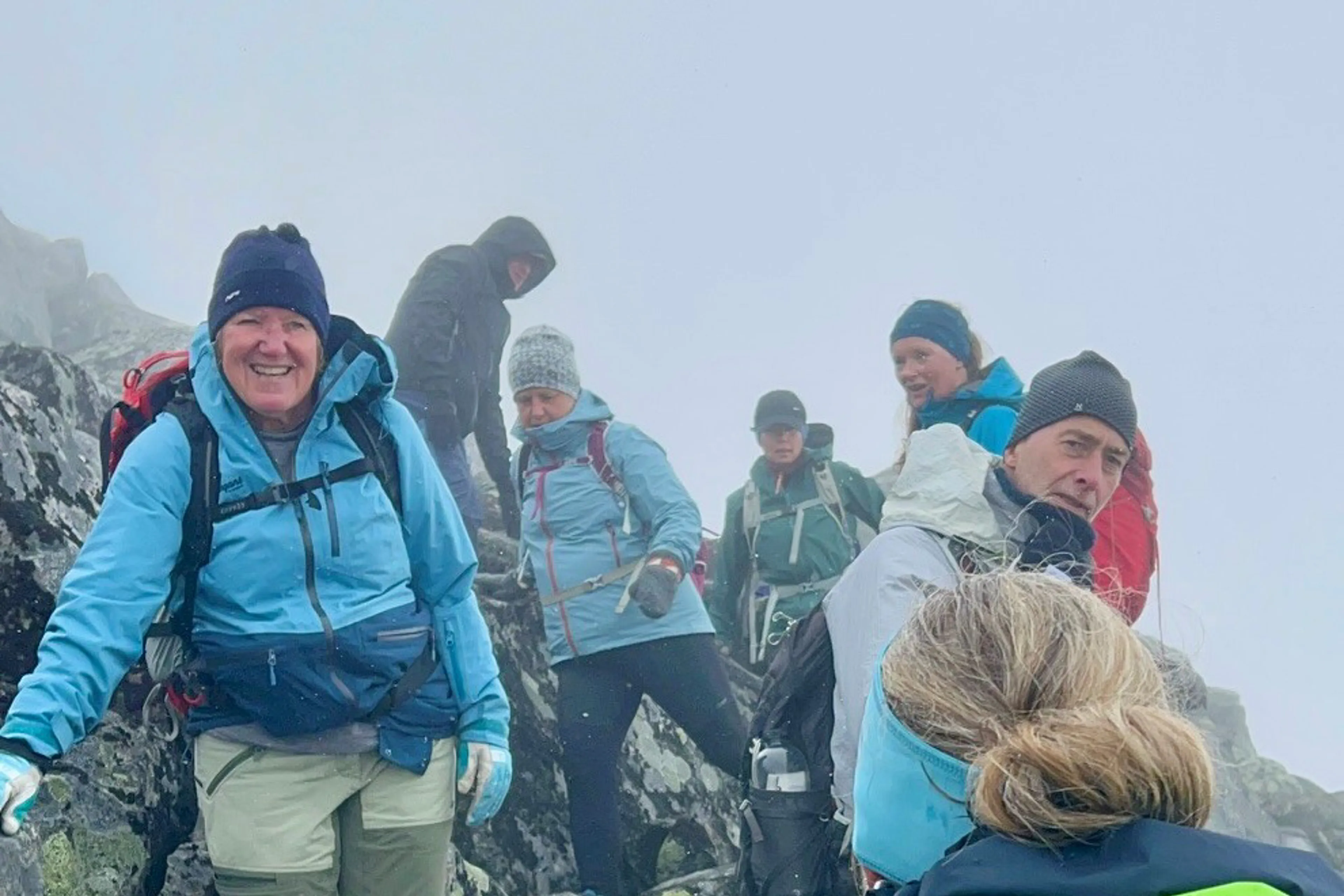 En gruppe mennesker på tur